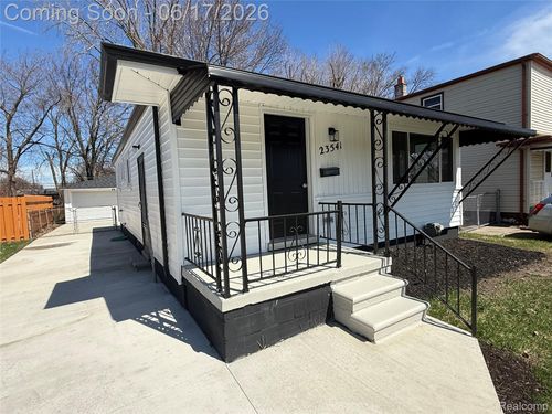 23541 Elmira St, Saint Clair Shores, MI, 48082-2185 | Card Image