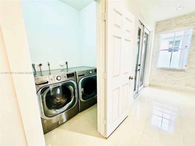 10886 Sw 242 Nd St, House other with 4 bedrooms, 2 bathrooms and null parking in Homestead FL | Image 17