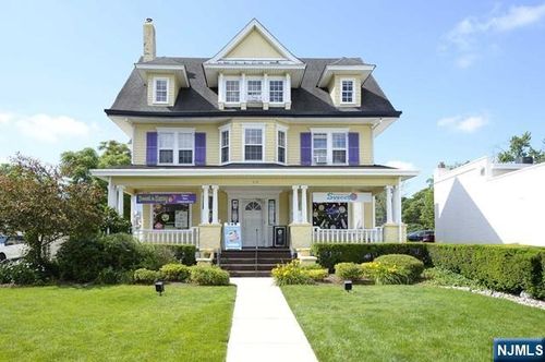 216 E Ridgewood Ave, Ridgewood, NJ, 07450-3861 | Card Image