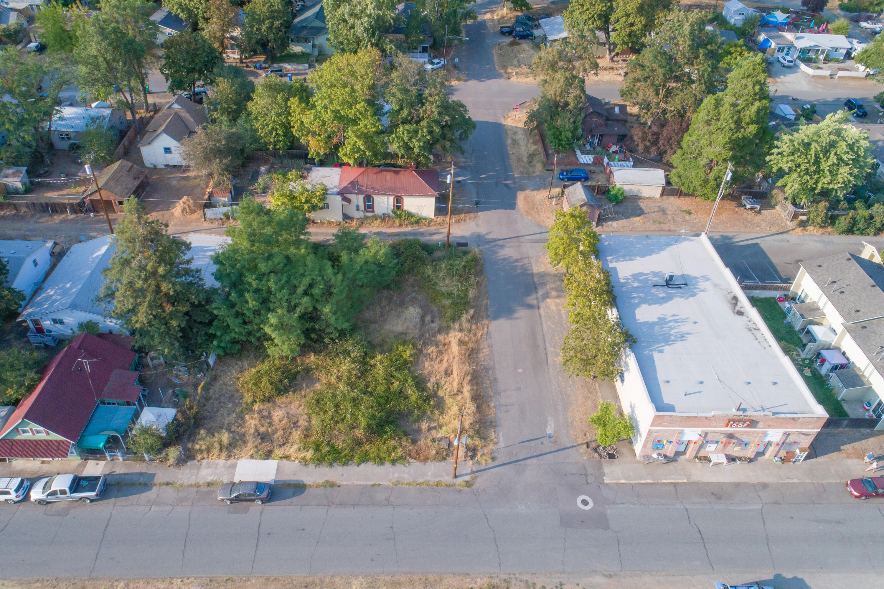505 4Th Ave, Gold Hill, OR 97525