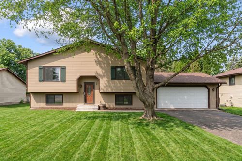 1700 Pioneer Ln, White Bear Lake, MN, 55110-5875 | Card Image