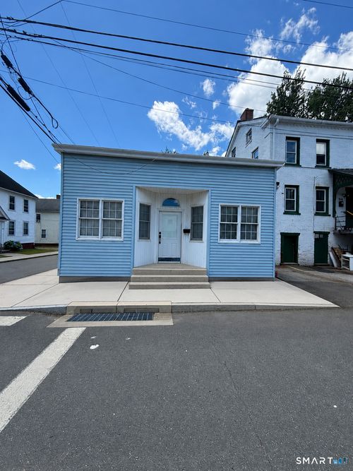 68 Spring St, Enfield, CT, 06082-3428 | Card Image