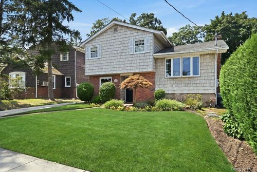 1981 Lenox Ave, East Meadow, NY, 11554-4014 | Card Image
