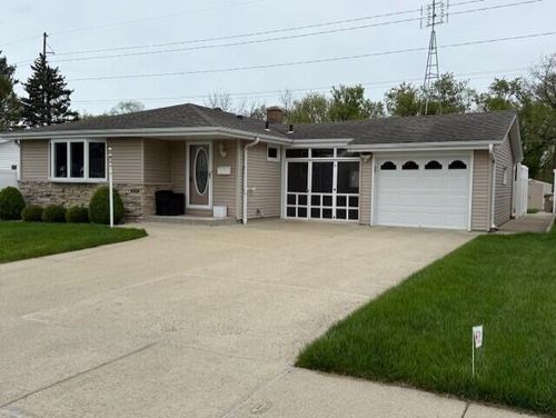 4451 Harrison Road, Kenosha, WI, 53142 | Card Image