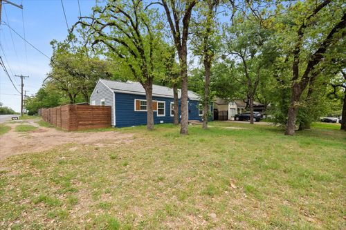 2020 Bluebonnet Dr, Fort Worth, TX, 76111-1605 | Card Image
