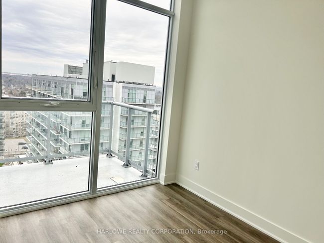 PH-1510 - 185 Deerfield Rd, Condo with 2 bedrooms, 2 bathrooms and 1 parking in Newmarket ON | Image 4