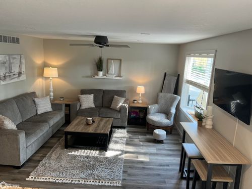 15274 Pascal St, Clear Lake, IA, 50428-8644 | Card Image