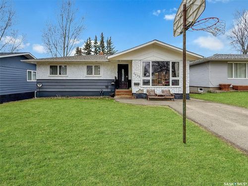 1415 Ashley Drive, Swift Current, SK, S9H1N6 | Card Image