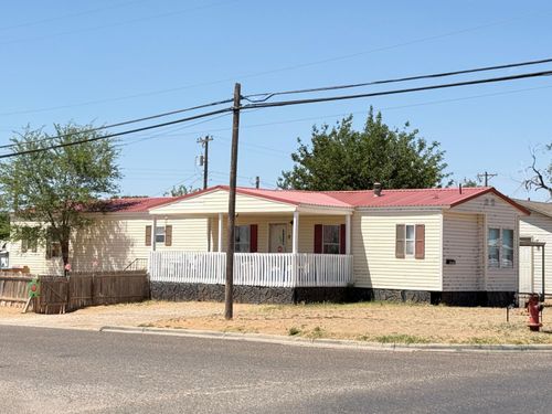 124 Hickory St, Levelland, TX, 79336-5614 | Card Image