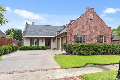8519 Foxfield Dr, Baton Rouge, LA, 70809-5211 | Card Image