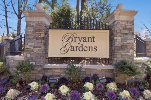 2b-15 Bryant Cres, White Plains, NY, 10605-2718 | Card Image