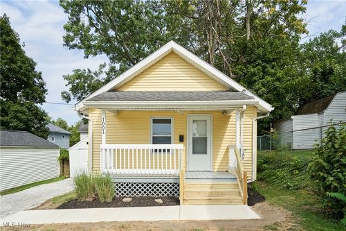 1001 Dayton St, Akron, OH, 44310-1403 | Card Image