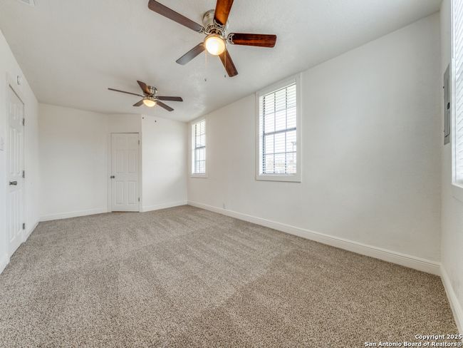 105 Galbreath Ave, House other with 3 bedrooms, 1 bathrooms and null parking in Devine TX | Image 9