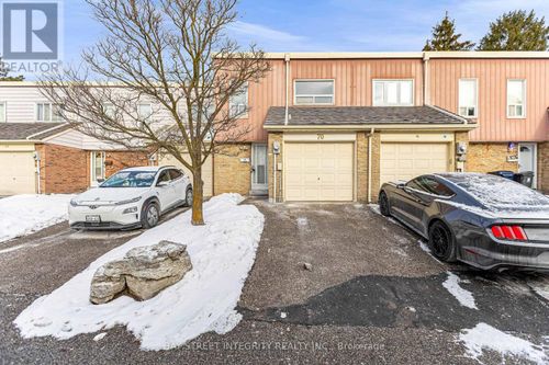 70 Elsa Vine Way, Toronto, ON, M2J4H9 | Card Image