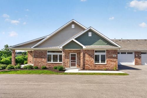 11-11 Borden Ave, SYCAMORE, IL, 60178 | Card Image