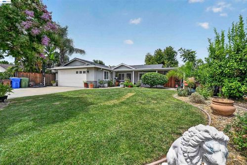 1249 Duffy Way, Brentwood, CA, 94513-1256 | Card Image