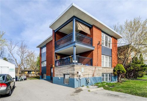 486 Highland Rd E, Kitchener, ON, N2M3W7 | Card Image