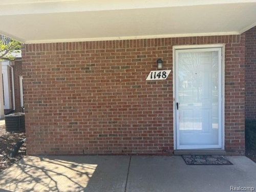 1148 Rial Lake Dr, Howell, MI, 48843-4505 | Card Image