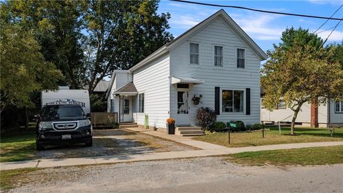 {{alt}} | Card Image