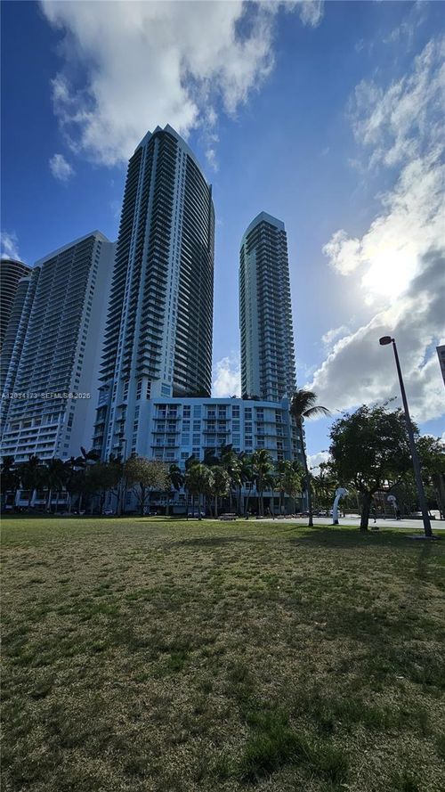 3019-1900 N Bayshore Dr, Miami, FL, 33132-3001 | Card Image