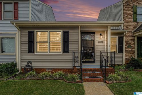 1524 Cambridge Pl, Anniston, AL, 36207-7600 | Card Image