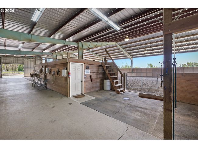 12430 S Oak Grove Rd, House other with 3 bedrooms, 4 bathrooms and 6 parking in Canby OR | Image 12