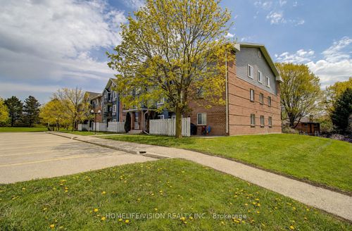 310-271 Eiwo Court, Waterloo, ON, N2K2M8 | Card Image