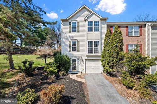 200 Barclay Dr, Hockessin, DE, 19707-8909 | Card Image