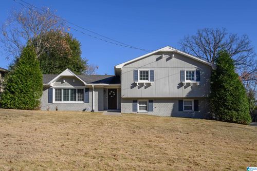 617 Van Buren Dr, Vestavia, AL, 35226-3413 | Card Image