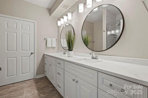 3204 Margellina Dr, Charlotte, NC, 28210-4086 | Card Image