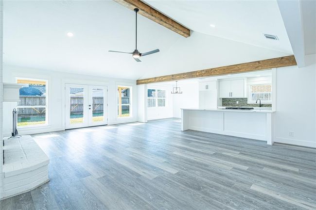 8006 17 Th Green Dr, House other with 3 bedrooms, 2 bathrooms and 2 parking in Humble TX | Image 8
