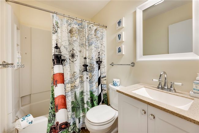 APT-17H - 45 Folly Field Rd, Condo with 2 bedrooms, 2 bathrooms and null parking in Hilton Head Island SC | Image 18
