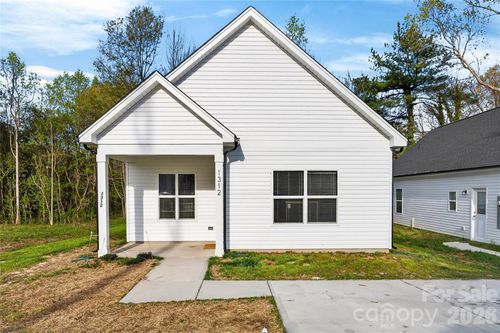 1312 7th St, Statesville, NC, 28677-7002 | Card Image
