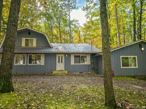 7207 Frontenac Ave. Indian River, Tuscarora Township, MI, 49749 | Card Image