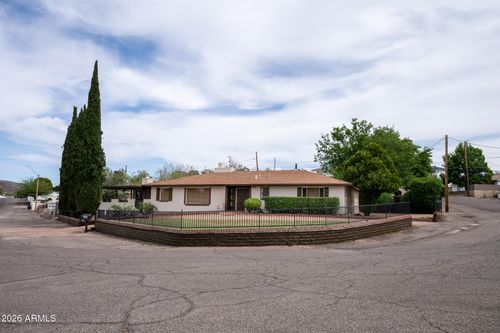 842 1st Avenue, Miami, AZ, 85539 | Card Image
