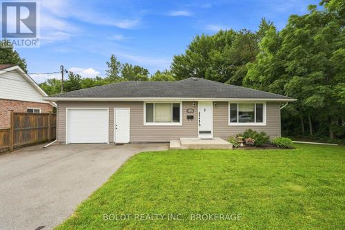 8166 Thorold Stone Rd, Niagara Falls, ON, L2H1A6 | Card Image
