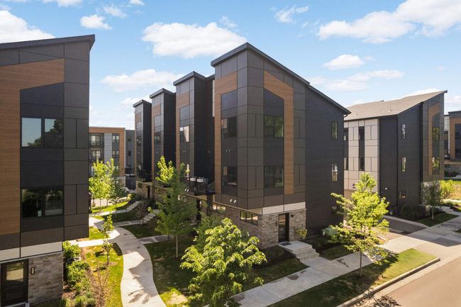 Aerial view of the courtyard | Image 26