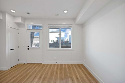 112-10060 46 St Ne, Calgary, AB, T3J2H8 | Card Image