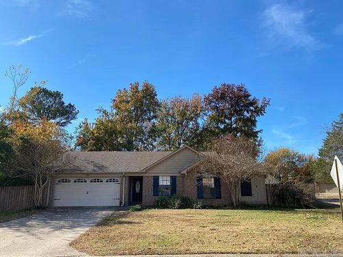 2817 Forest Dr, Bryant, AR, 72022-9025 | Card Image