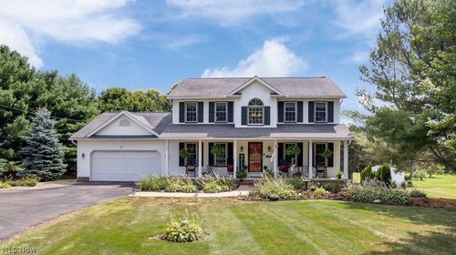 9825 Fox Knoll Dr, Orrville, OH, 44667-9018 | Card Image