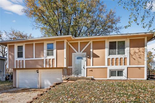 1518 Se 15th Pl, Oak Grove, MO, 64075-9437 | Card Image