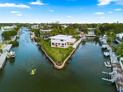 264 Navajo St, Tavernier, FL, 33070-2119 | Card Image