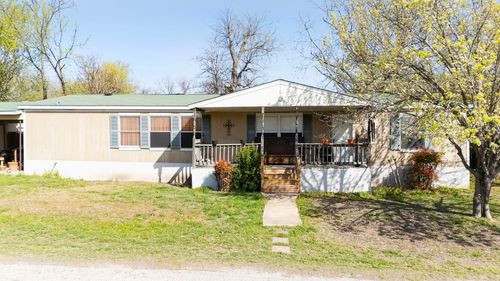 209 E Sheldon Ave, Thrall, TX, 76578-1767 | Card Image
