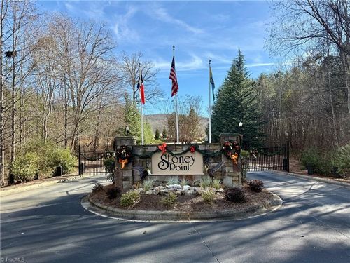 200 Harbor Dr E, Lexington, NC, 27292-7665 | Card Image