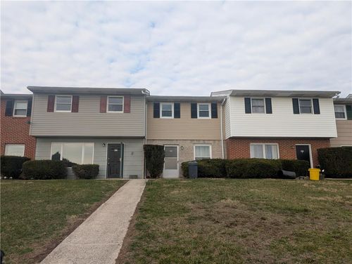 b16-97 Hillcrest Ln, Slatington, PA, 18080-2117 | Card Image