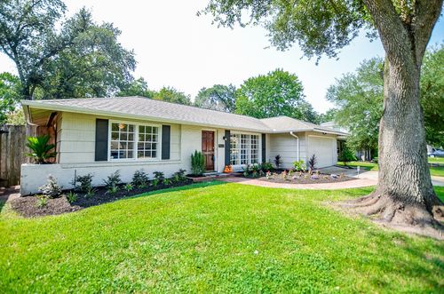 5421 Pagewood Ln, Houston, TX, 77056-7228 | Card Image
