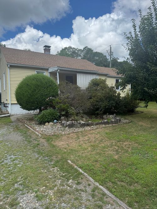 37 New London Tpke, Uncasville, CT, 06382-1027 | Card Image