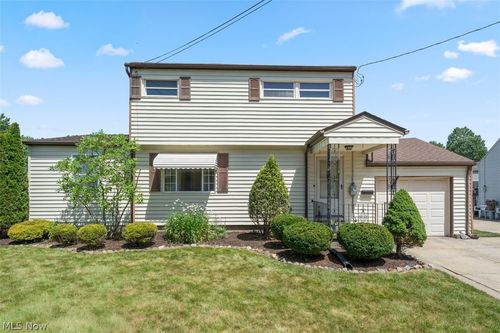 2323 13th St, Cuyahoga Falls, OH, 44223-2027 | Card Image