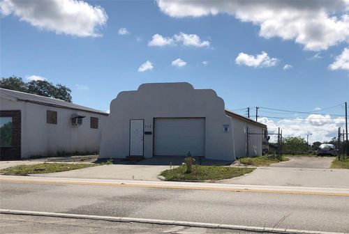 712 N Ridgewood Dr, SEBRING, FL, 33870-7215 | Card Image