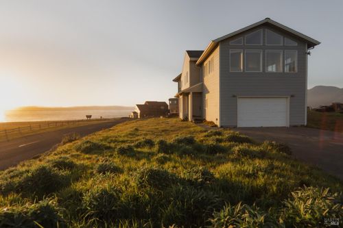 5 Clam Ct, Whitethorn, CA, 95589-9153 | Card Image